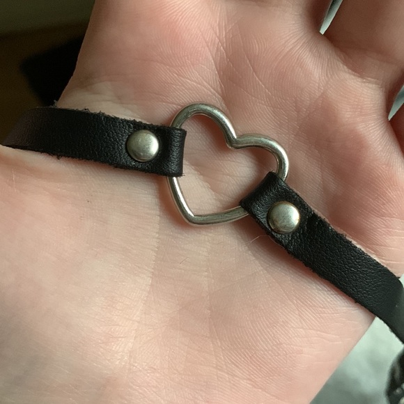 Heart Choker - Picture 4 of 4